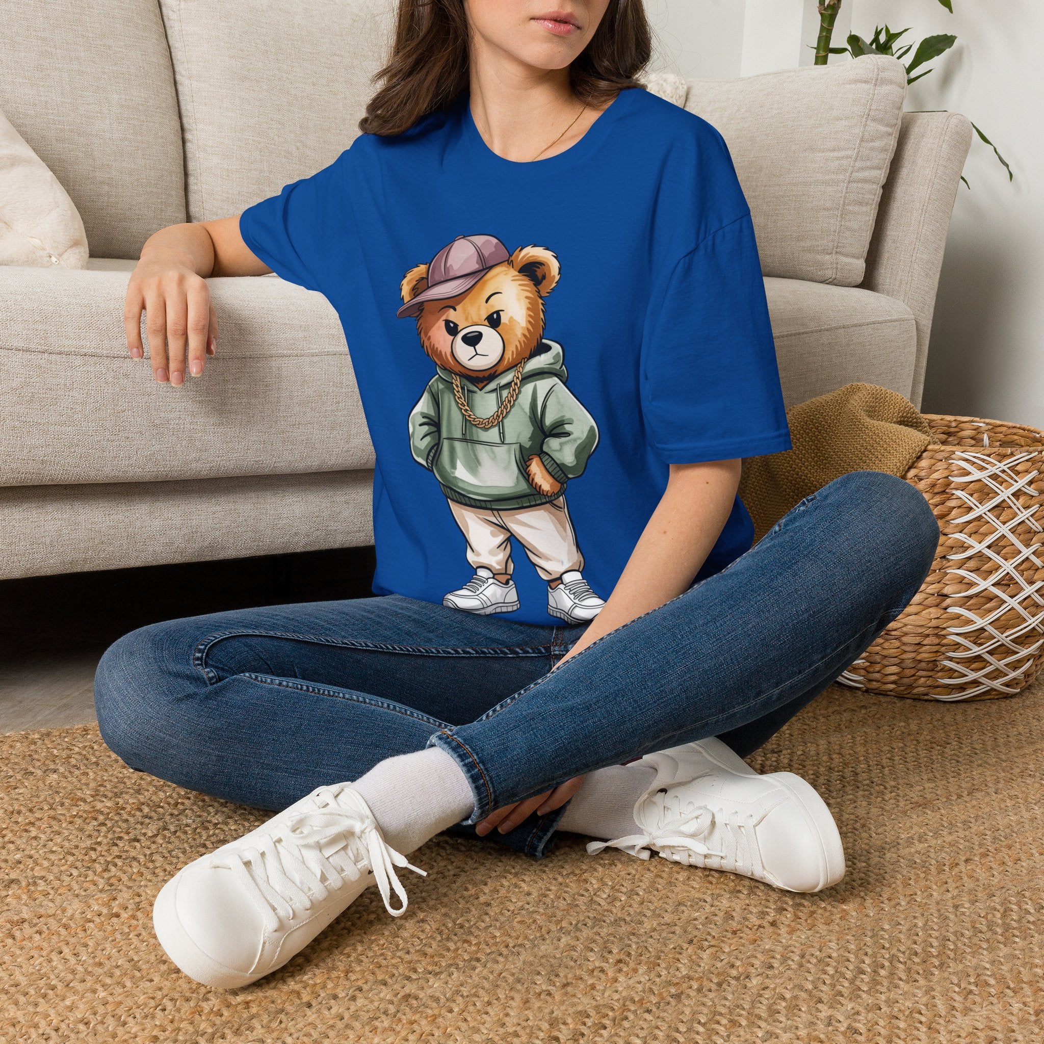 Casual Bear Graphic T-Shirt — Cool Teddy in Hoodie & Cap