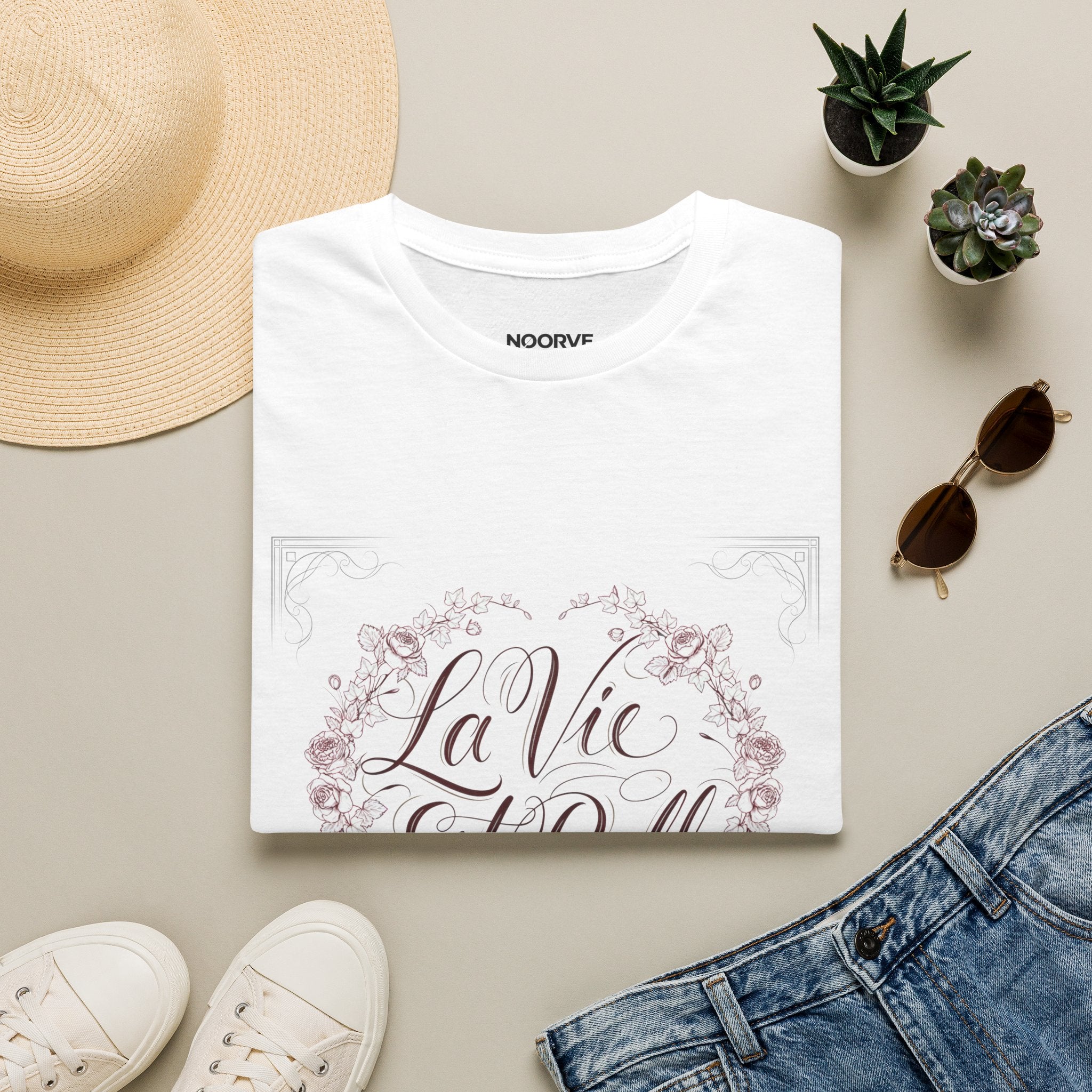 La Vie Est Belle Floral T-Shirt | Noorve | T-Shirt