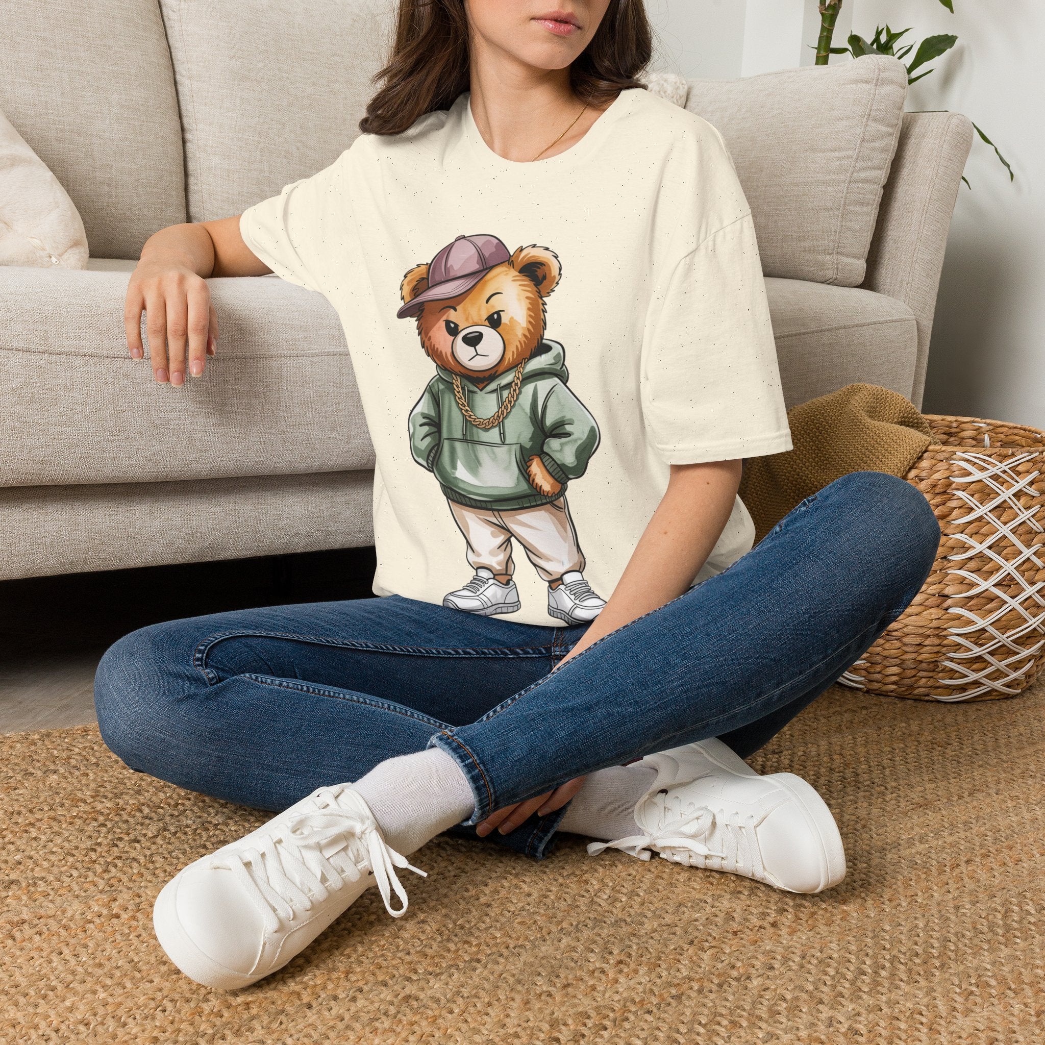 Casual Bear Graphic T-Shirt — Cool Teddy in Hoodie & Cap